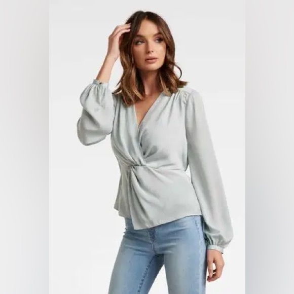 BNWT EVER NEW PALE SAGE TWIST BLOUSE - Picture 3 of 5